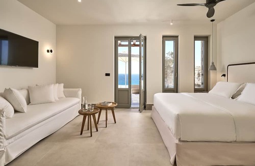 Ios Hotel | Ios Grand Pool Suites