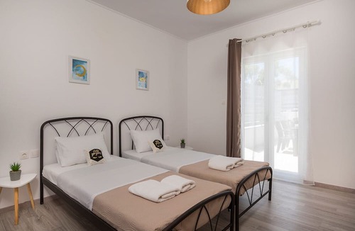 Sirili House | B&M Villa Sirili