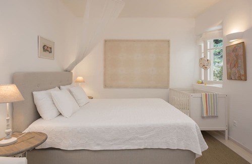 Ano Korakiana Villa | White Jasmine Cottage