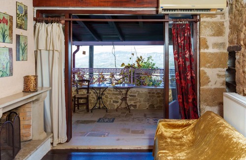 Agios Myronas Hotel | Traditional Cretan Houses