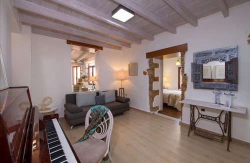 Koum Kapi Villa | Villa Splantzia-heated Pool-garden-2 min Chania Port