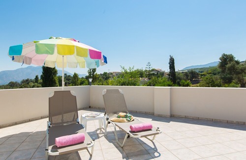 Melissourgakion Apartment | Kamelia Villa with private pool, BBQ, playground, surrounded by nature!