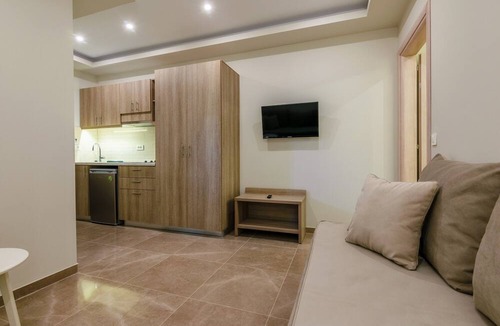 Amoudi House | Remezzo Apartments & Studios