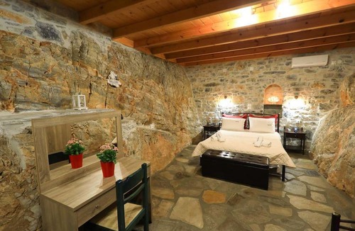 Schinoussa Town House | Armonia by Grispos Villas