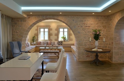 Karavostasi Hotel | Akrolithi Boutique Hotel
