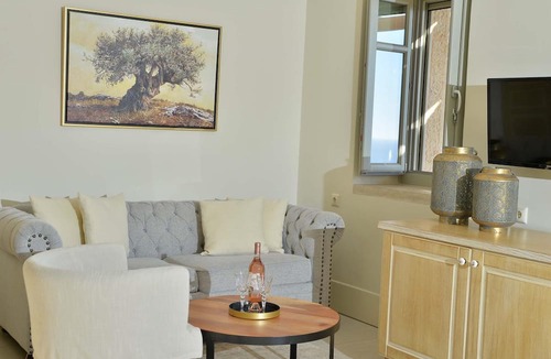 Karavostasi Hotel | Akrolithi Boutique Hotel