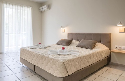 Platanes Hotel | Pinelopi Hotel