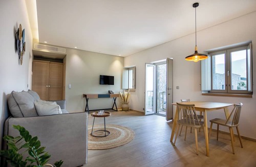 Omales Hotel | Armantanis Luxury Suites