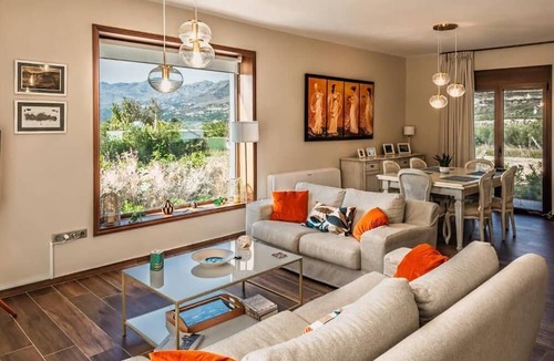 Lefkogeia Villa | Amorelia Casa