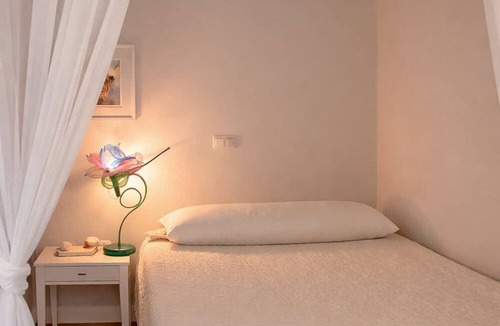 Ayioi Asomatoi House | Kabara Garden Oasis in Aegina BBQ Priv Parking