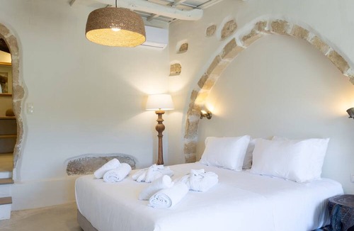Amnatos House | Aerida Guesthouse Of Stone - Haroula Cozy Suite