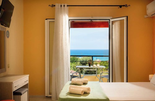 Agios Gordios Hotel | Ammos Bay