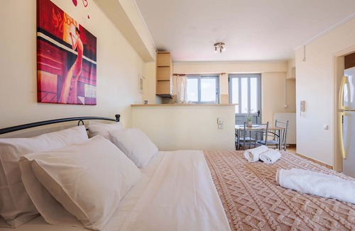 Filiatra Apartment | Cozy Studio w Balcony in the Center of Filiatra
