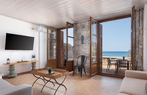 Neo Itilo Villa | Aura Seafront Villa