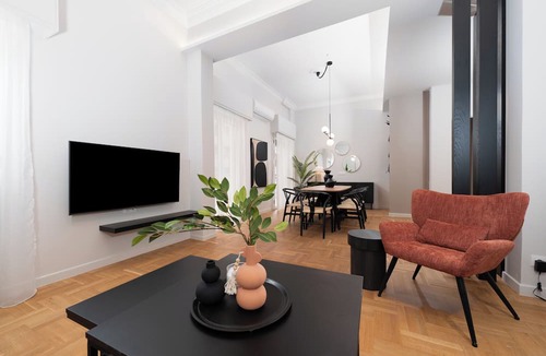 Ampelokipoi Apartment | Spacious & Stylish Athens Apartment - Walk To Metro