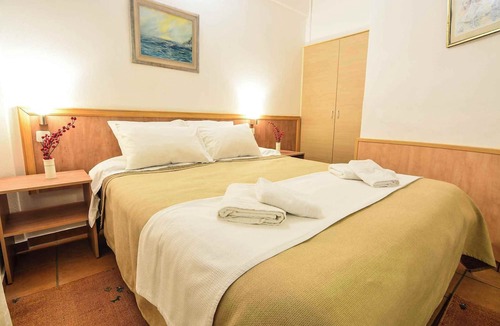 Kato Diminio Hotel | Green Village