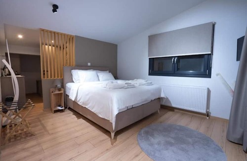 Almopia Hotel | The Rooms