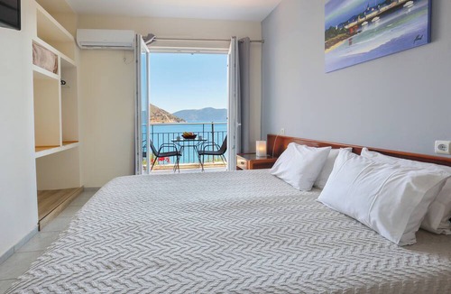 Agia Efimia House | Ballas Apartments