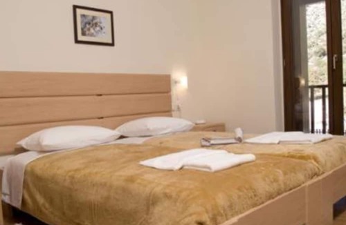 Omalos Villa | Your Gorge-side Getaway Modern Villas, Natural Beauty