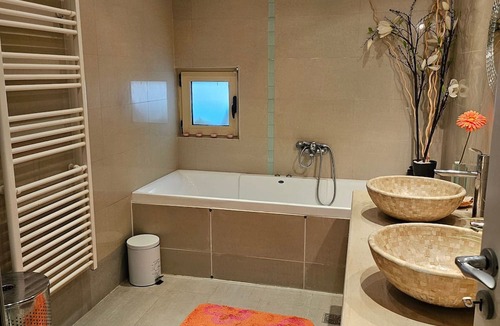 Lagonissi House | Guest Apartment Within a Villa in Lagonissi