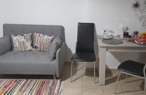 Heraklion Apartment | Venetian garden Ενα μικρό ανεξάρτητο καταφύγιο μέσα και έξω σπό την πόλη .