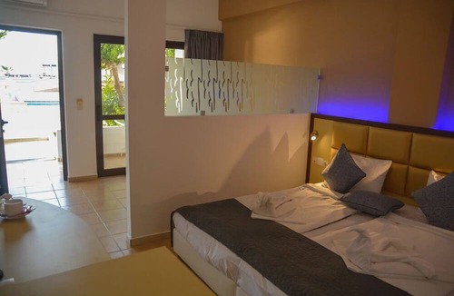 Adelianos Kampos Hotel | Sunset Paradise