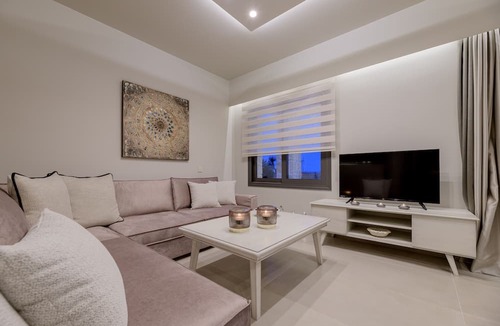 Katastari Villa | Villa Del Norte