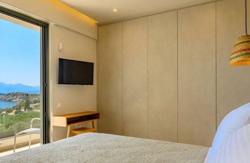 Agios Nikolaos Town House | Roots Suites in Crete