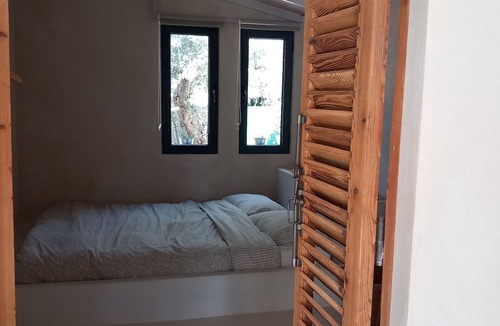 Agii Theodori Apartment | Beachfront, eco-friendy sea view studio!Garden with Greek herbs and fruit trees.