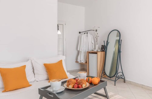 Glastros House | Dibellee Mykonos Studios