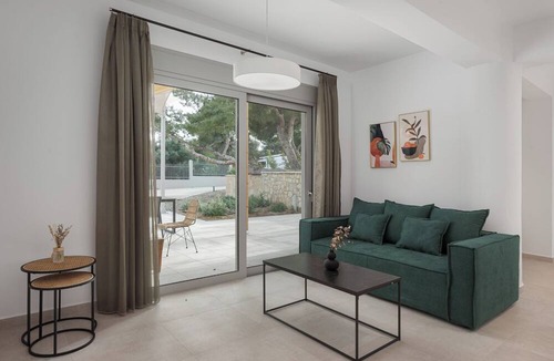 Isthmia House | Cavos Residence with Private Jacuzzi
