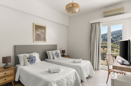 Paleopolis Hotel | Paradise Art Hotel by Mr and Mrs White