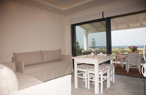 Stavros House | Artemis Village Apartments & Studios