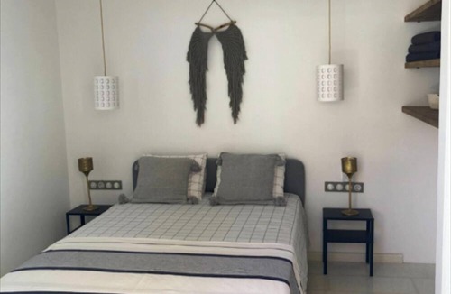 Ios Town Villa | Homerez - Spacious villa for 8 ppl. with sea view, garden and terrace at Ios
