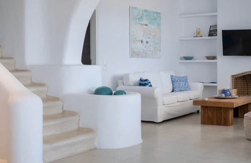Platis Gialos Villa | The Mykonian Escape