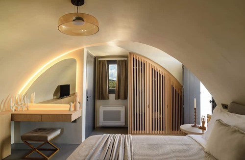 Agios Georgios Villa | Penny's House New Luxe Jacuzzi Villa 400m from Sea
