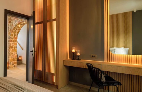 Agios Georgios Villa | Penny's House New Luxe Jacuzzi Villa 400m from Sea