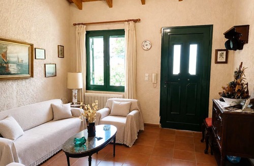 Rafina House | Perivolakia Garden View - Rafina Stay Near Airport