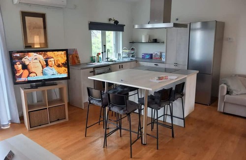 Paiania Apartment | Pavlos Loft - Garden Views Terrace in Leontari