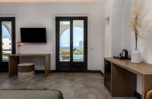 Akrotiri House | Vineyard Exclusive Suites