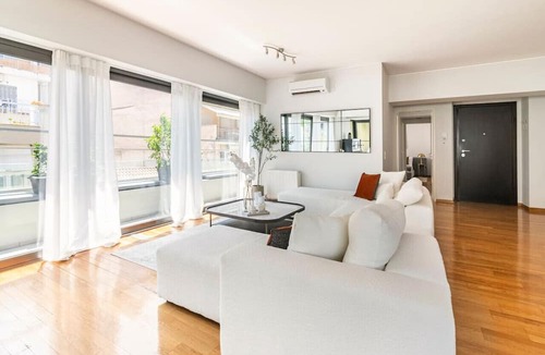 Makrigianni Apartment | Modern Oasis Build on Acropolis Ruins Free Parking