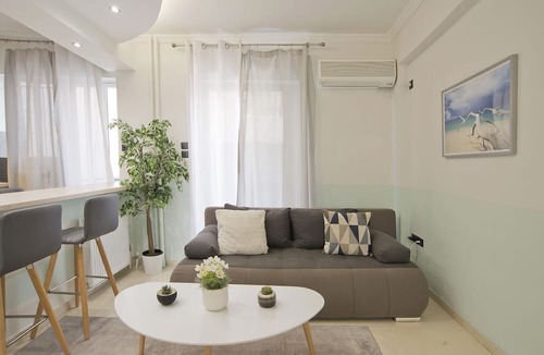 Peiraiki Apartment | Blue Dream Modern Piraeus Apt, Walk to Beach