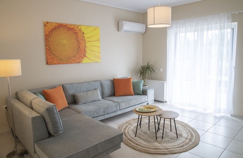 Nea Makri Condo | Charming beach home next to crystal waters