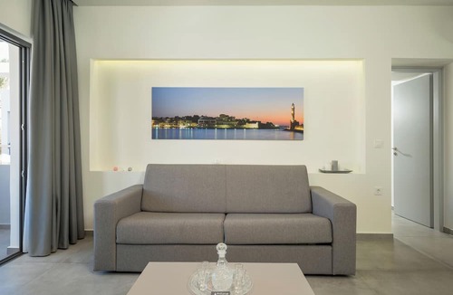 Platanias Town Apartment | Luxury Suites | Modern Athina Suites In Platanias with Pool