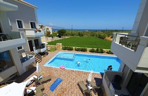 Tavronitis Apartment | Theros Hotel
