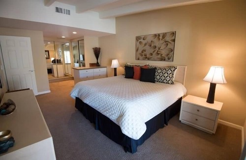 Palm Desert Villa | El Paseo, 'The Rodeo Drive of Beverly Hills' In Palm Desert. Free Wi FI