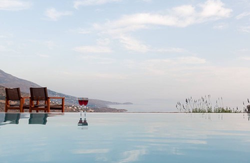 Gavrio Villa | Andros Tessera