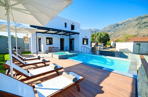 Kavallos Villa | Perla Villas with Heated Pool