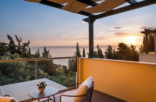 Rantatika Villa | Villas Muscallas by Konnect, 200m from the Beach.