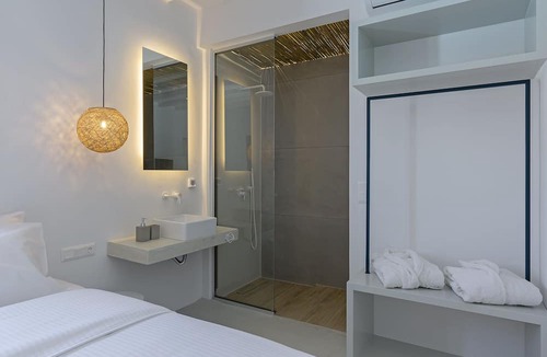 Tourlos Villa | Sealine Villas
